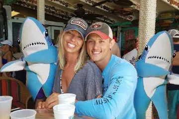 SAMO SU HTJELI MAKNUTI GOLAĆA IZ POZADINE: Evo kako su njihov zahtjev riješili maštoviti internetski zafrkanti