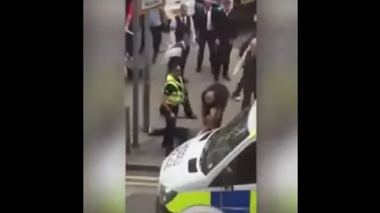 Manijak mahao mačetom i urlao stravične prijetnje