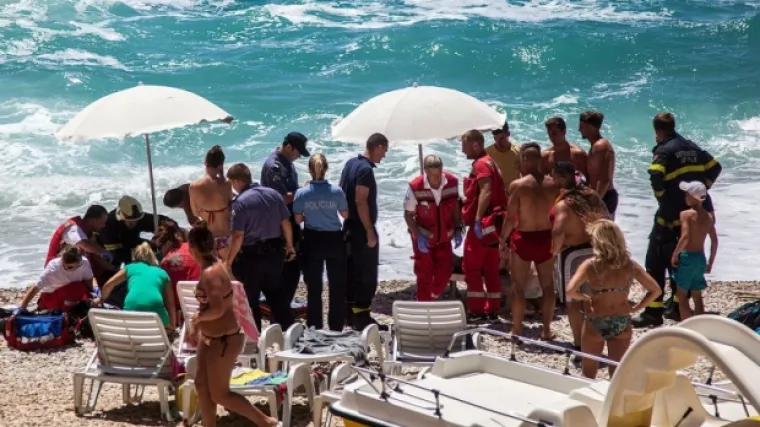 Preminuo je otac koji je iz valova u zadnji čas spasio svog 12-godi&scaron;njeg sina