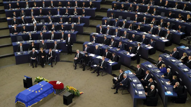 Svjetski lideri se oprostili od Helmuta Kohla: lijes omotan zastavom Europske unije