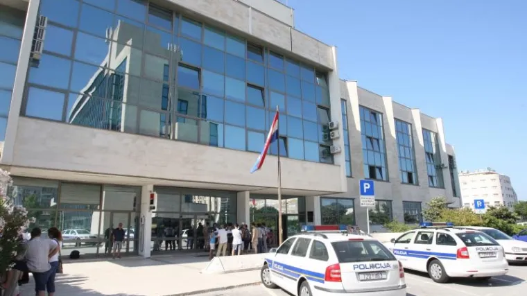 Godinama kazneno prijavljivao službenike koji su mu se zamjerili, sad je strogo kažnjen