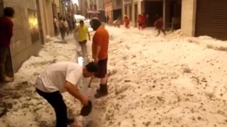 Nevjerojatni prizori iz &Scaron;panjolske obilaze svijet - gacali su u ledu do koljena