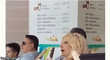 Stvarno ga voli, ali možda bolje da ga jede iza zatvorenih vrata...