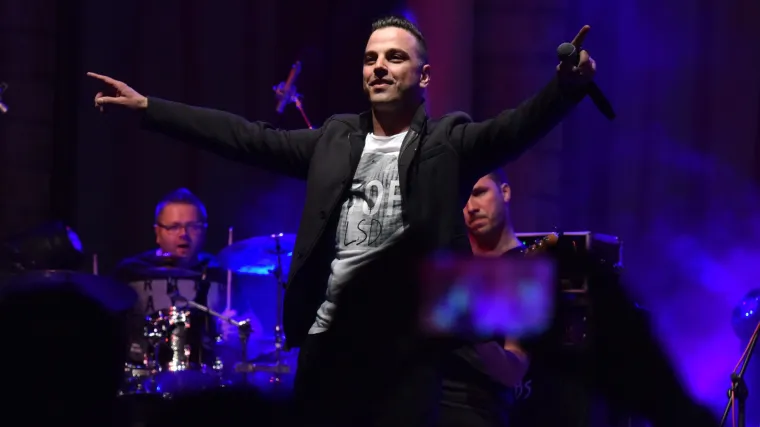 Obožavateljice u glas pjevale uz Ivana Zaka, a on izbacuje hit koji će mnoge iznenaditi