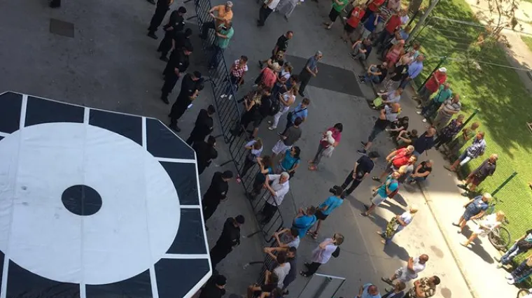 Policija razvalila vrata stana i odnijela aktiviste Živog zida u 'maricu'