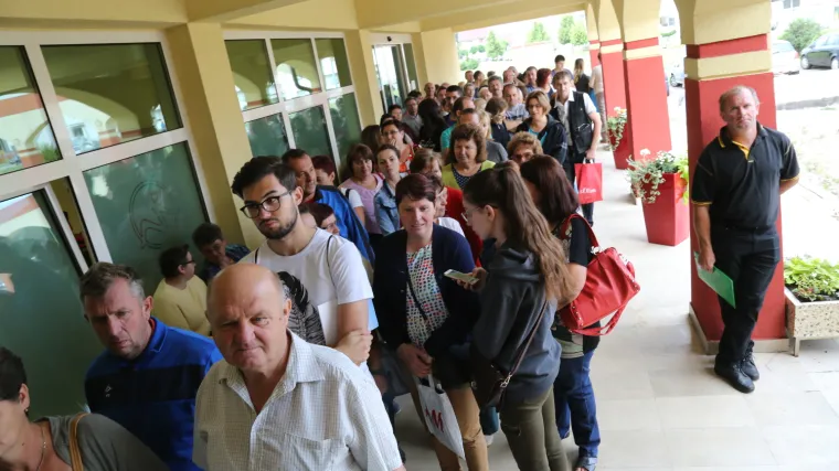 U Čakovcu čekali cijelu noć kako bi se naručili na pregled: došli u 22 sata i spavali pod dekama