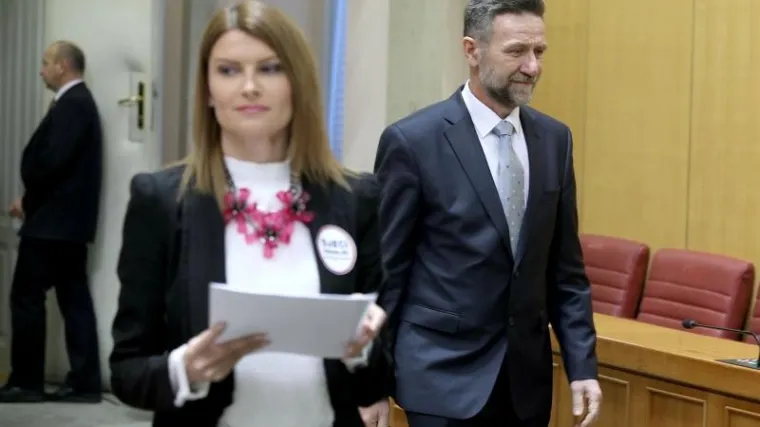 SDP-ova ZASTUPNICA UPOZORAVA: 'Netko je pod okriljem noći, daleko od očiju javnosti, mijenjao Strategiju obrazovanja'