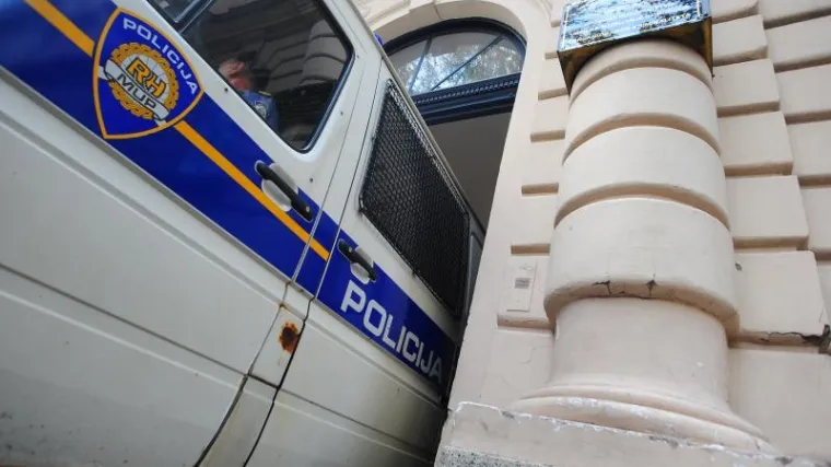 Zagrebačka policija upozorava: 'Ne otvarajte nepoznatim ljudima vrata'