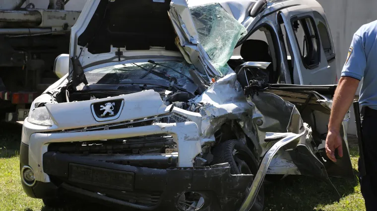 Jo&scaron; jedna smrt na hrvatskim cestama: u sudaru kod Đakova poginula vozačica osobnog automobila