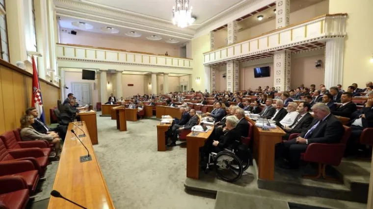 62-dnevni GODI&Scaron;NJI - ČIME ĆE SE BAVITI? 'Ro&scaron;tilj, peka, kotlovina...'