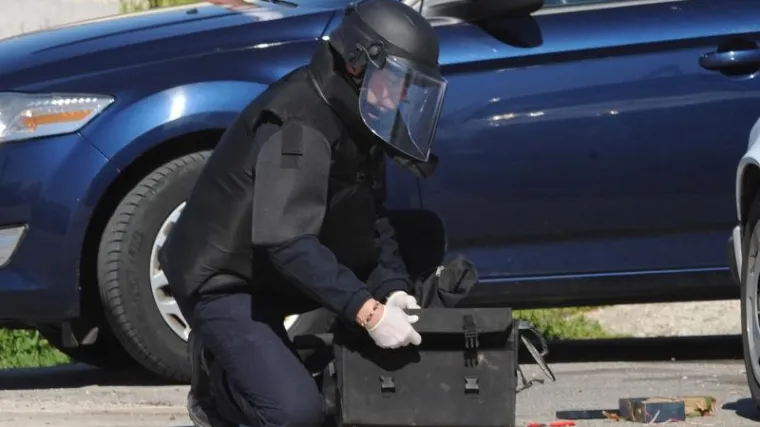 'Primijetili smo neobičan predmet na polici...'
