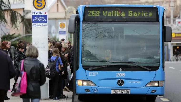 'Nekad ih čekamo po sat vremena, vozači su agresivni...'