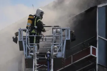 EKSPLOZIJA U ZAGREBU: Gorjelo na osmom katu stambene zgrade u Ferenščici