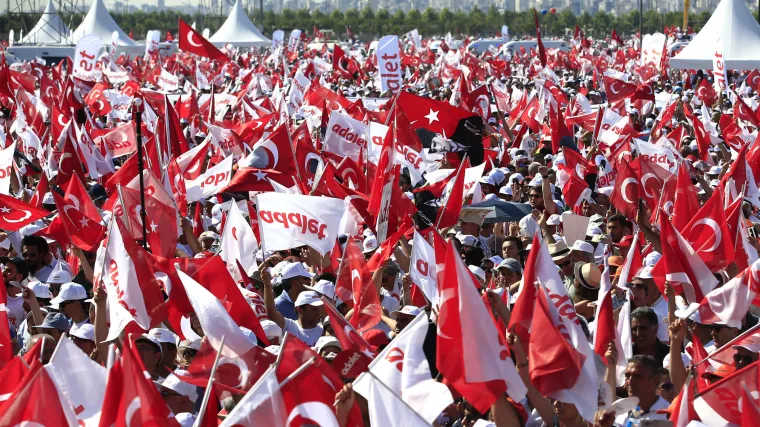 Veliki prosvjed u Istanbulu: stotine tisuća ljudi mar&scaron;ira protiv Erdogana