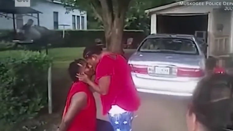 Usred uhićenja kleknuo i &scaron;okirao sve oko sebe