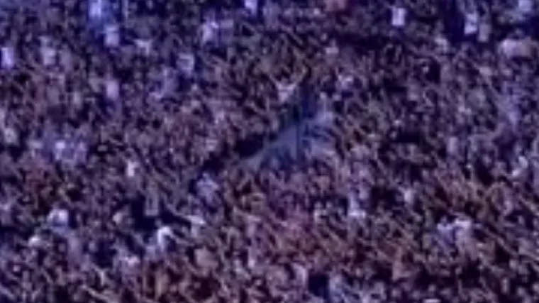 Grobari pjesmom veličali koljača zaslužnog za masakr u Srebrenici