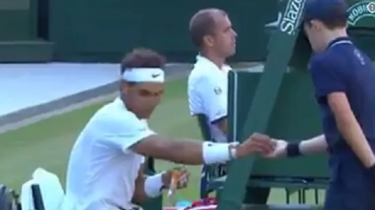 Potez Rafaela Nadala izazvao bijes fanova, dru&scaron;tvene mreže gore