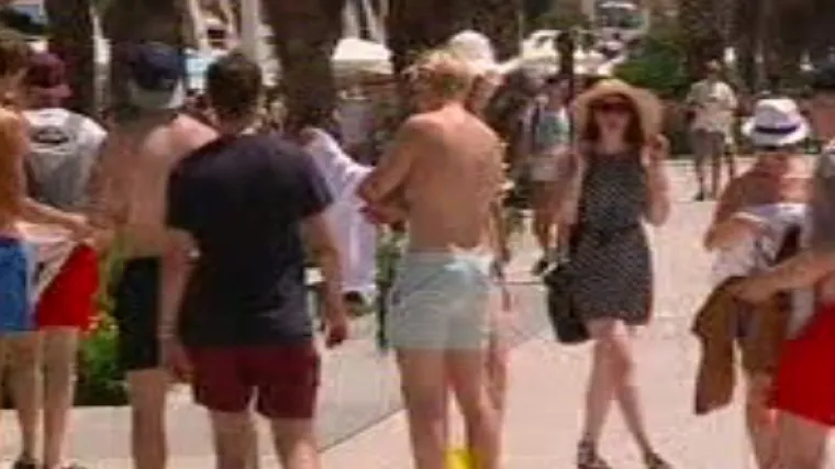 Reporter RTL-a provjerio na licu mjesta: kažnjava li Split svoje goste zbog odjevnih kombinacija?