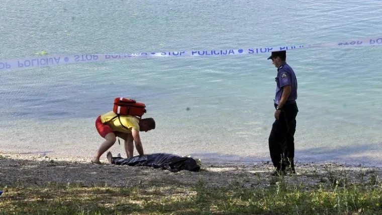 Mu&scaron;karac se utopio u jezeru!