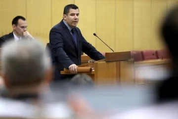 'Zbog njih nijedna banka neće ljudima dati kredite'