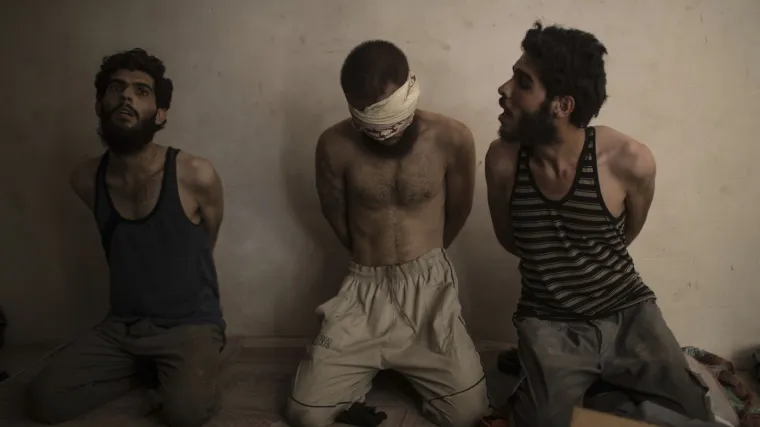 Irački vojnici brutalno se osvećuju pripadnicima Islamske države, a kazna je stigla i njihove obitelji