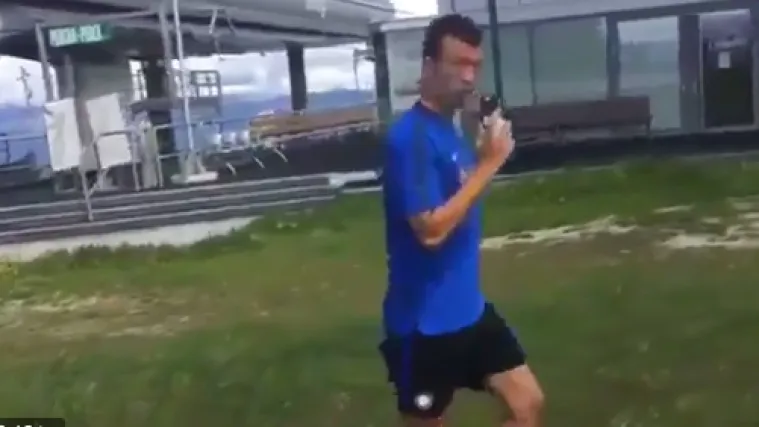 Pogledajte kako je Peri&scaron;ić napao dosadnog novinara