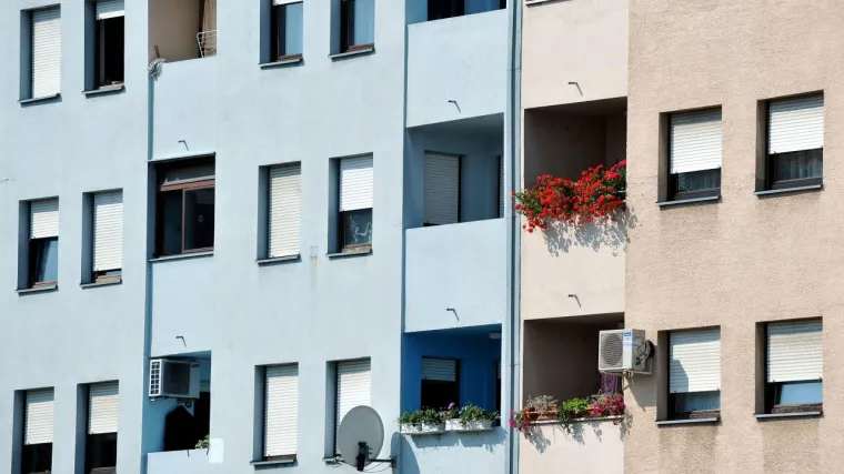 Zakon stupio na snagu: od danas država mladima plaća pola rate kredita za stan