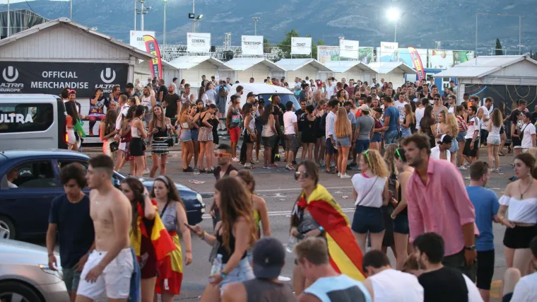 Drugi dan Ultre protekao bez većih incidenata: 111 privedenih, 82 osobe zatražile liječničku pomoć