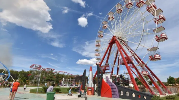 Zbog požara je nestalo struje, uplakana djeca ostala zaglavljena na kotaču