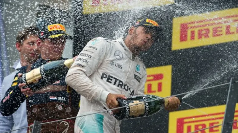 Britanac slavio Silverstoneu i stigao na samo bod zaostatka