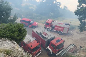 POŽAR POHARAO I KUĆE: Vatrogasci se cijelu noć borili s vatrenom stihijom u mjestu Donje Sitno