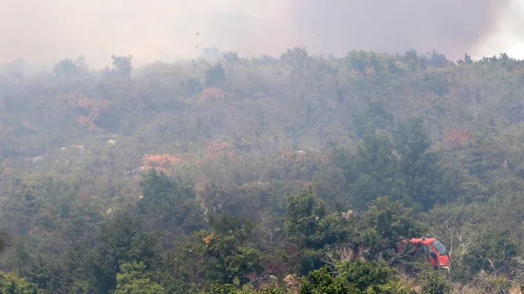 Požare herojski gasili vatrogasci, ali i mje&scaron;tani: 'Bilo je jako te&scaron;ko, ali dali smo sve od sebe'
