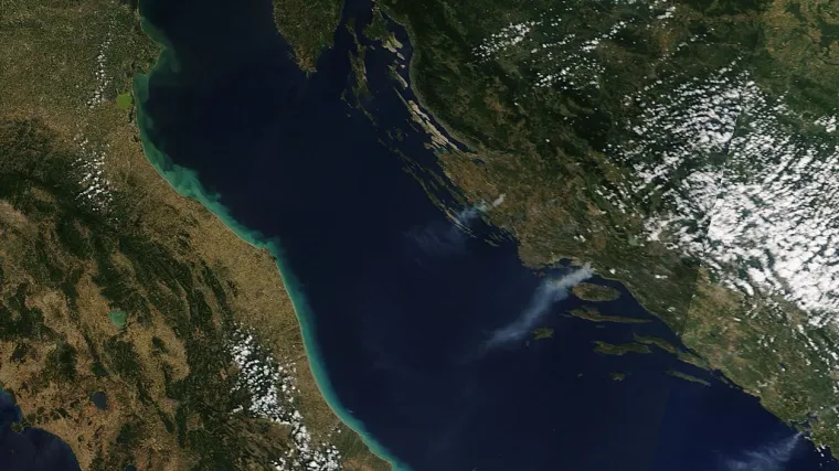 NASA-ini sateliti snimili vatrenu stihiju na Jadranu