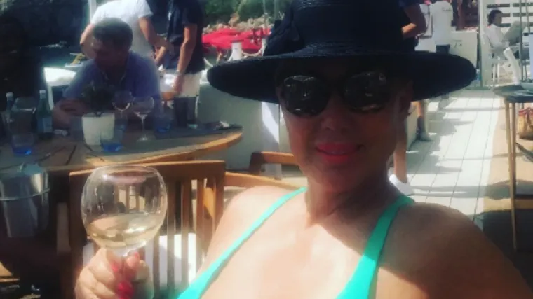 Lepa Brena pozirala u kupaćem kostimu i pokazala da je jo&scaron; uvijek pravi komad