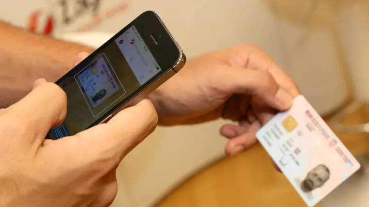 Zaba omogućila otvaranje računa mobitelom putem 'selfija'