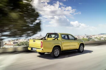 MERCEDES POKAZAO X-KLASU: Za sve terene i uživanje u njima