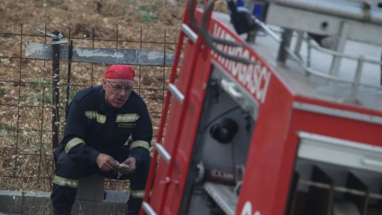 'Kad gasimo požare onda smo vitezovi i heroji, a kad tražimo regres i povećanje osnovice onda smo ničiji'
