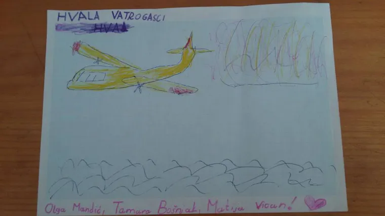 Oni su mali, ali su veliki: klinci ispraznili svoje kasice prasice i donirali novac vatrogascima iz Tučepa