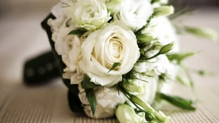 Otkrijte za&scaron;to je bijela boja toliko popularna za svadbene cvjetne aranžmane