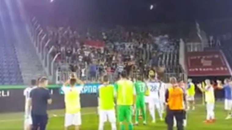 Simbioza igrača i Kohorte bila je veličanstvena, Osječani iz svlačionice poslali poruku