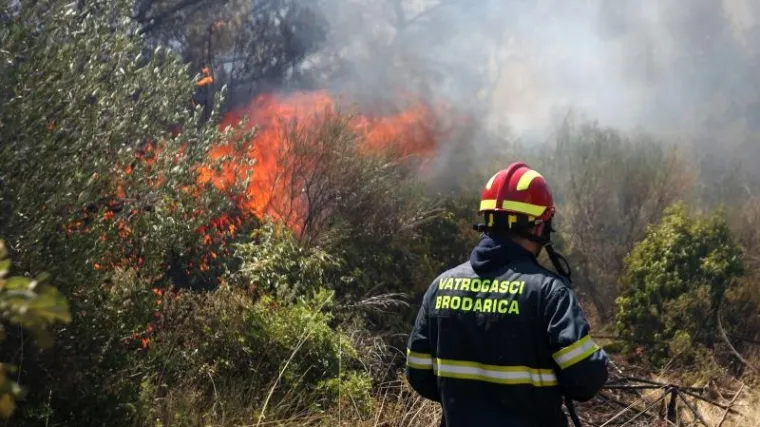 Pogledajte dirljiv video u kojem se vide razmjeri požara koji su opusto&scaron;ili Dalmaciju