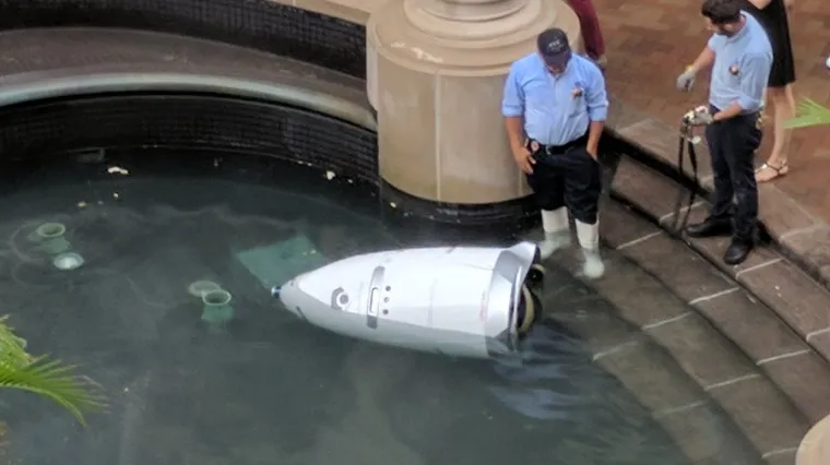 Nakon što je kolega ozlijedio dijete, robot čuvar počinio je samoubojstvo