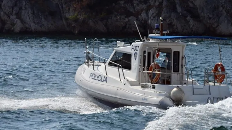 Sudarila se dva plovila, jedno je potonulo, a jedna osoba je ozlijeđena