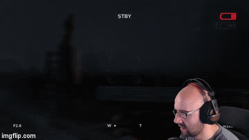 Tata je igrao horor igricu kada ga je zaskočila beba, njegova reakcija nasmijala tisuće