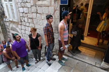 DUBROVNIK OPET RUŠI REKORDE: Ovaj ćete pogled platiti 140 kuna, a možete i postati lik iz 'Igre prijestolja'