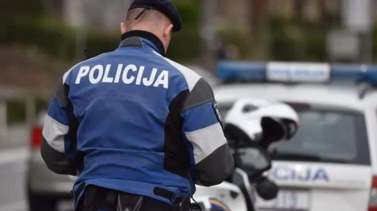 Požega: pijani vozač izvodio vratolomije na kružnom toku