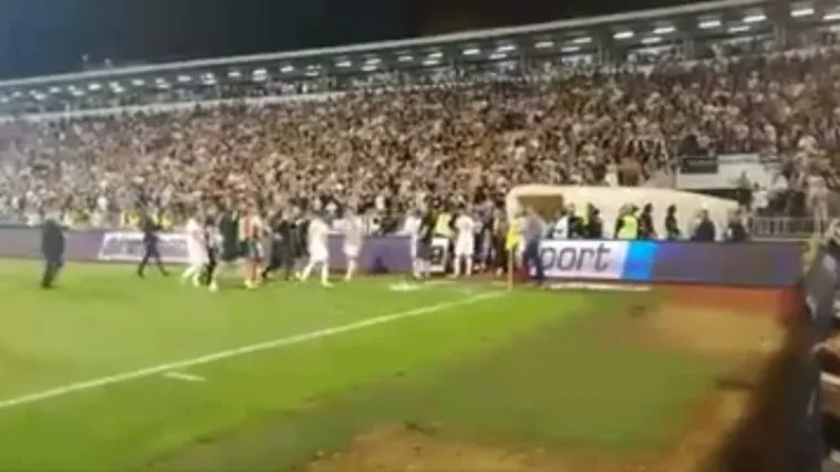 Boca pogodila igrača Olympiakosa, do&scaron;lo do reakcije 'žrtve' i aktera utakmice