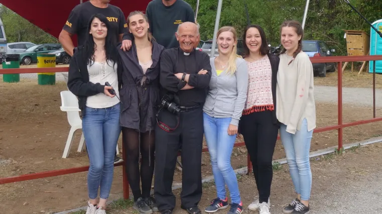 Župnik posjetio psihodelični festival: 'U konfliktnom svijetu u znaku terorizma i ratova, ovaj festival djeluje kao oaza mira'