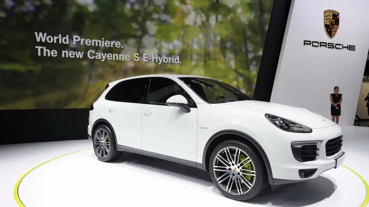 Porsche povlači 22.000 Cayenea zbog manipuliranja ispu&scaron;nim plinovima