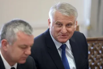 Snimljen kako novinaru nudi mito, evo što kaže nakon što je ulovljen